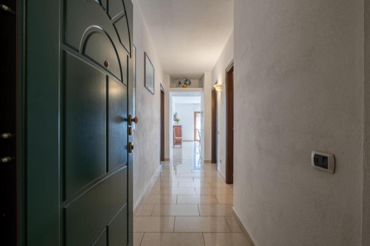 Dimoras Ampio Appartamento Centrocitta Olbia Buitenkant foto