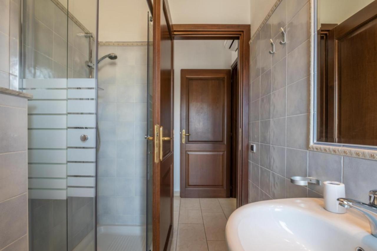 Dimoras Ampio Appartamento Centrocitta Olbia Buitenkant foto